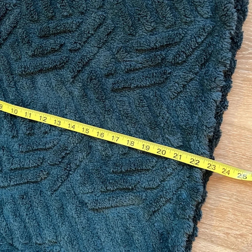 Eddie Bauer - Quest, women’s XL super plush and soft teal sweater, new w/o tags - Picture 9 of 16